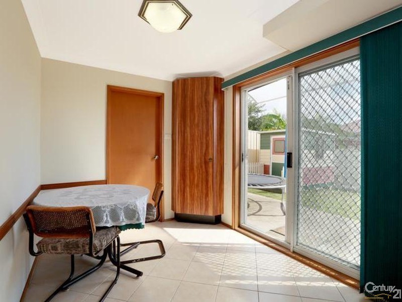 3 Toplica Place, Canley Heights NSW 2166