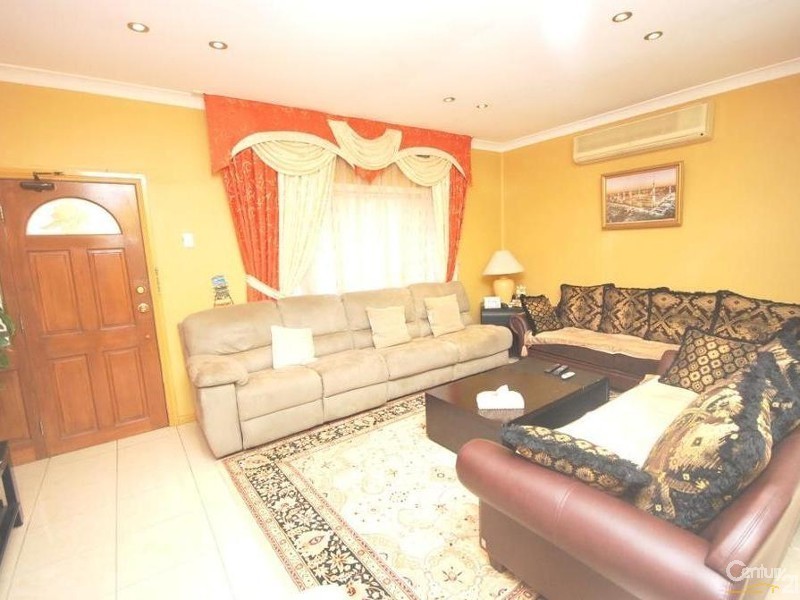 77 Prince Street, Canley Heights NSW 2166