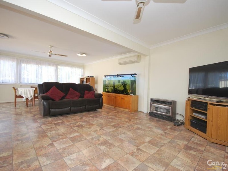 23 Taralga Street, Old Guildford NSW 2161