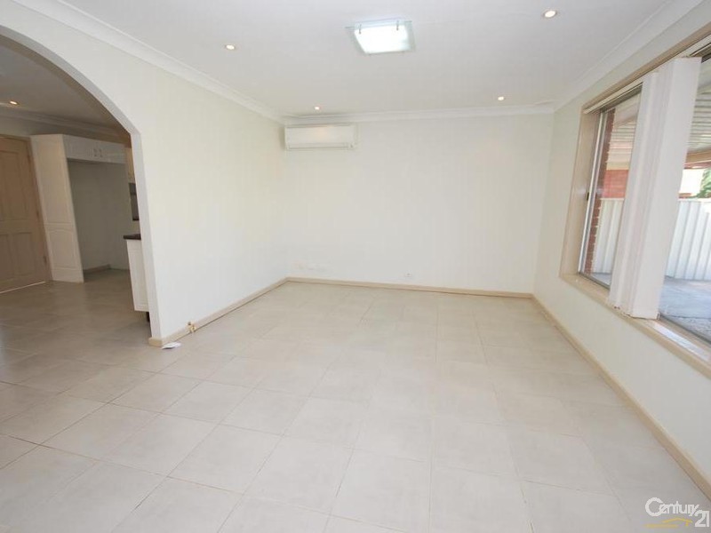 5 Chadwick Crescent, Fairfield West NSW 2165