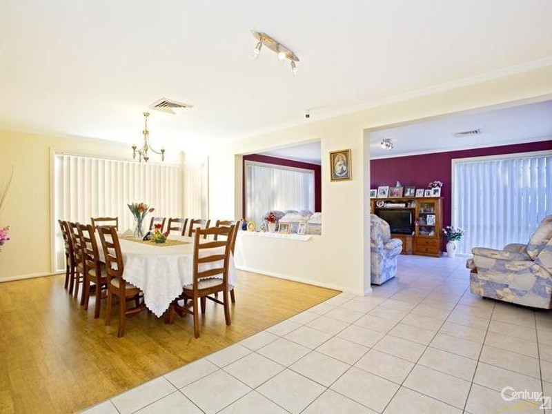 15 Baldini Place, Hinchinbrook NSW 2168