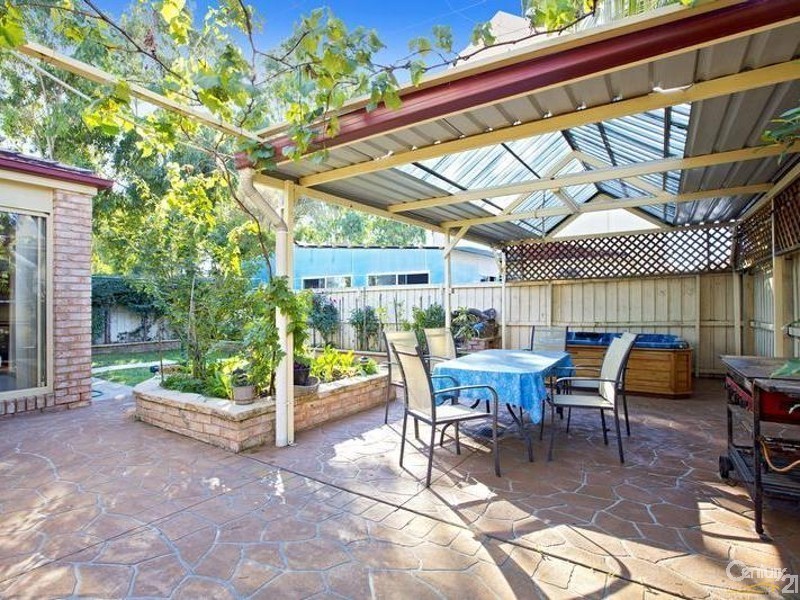 15 Baldini Place, Hinchinbrook NSW 2168