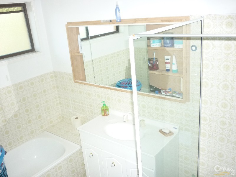 10 Mulligan Street, Bossley Park NSW 2176