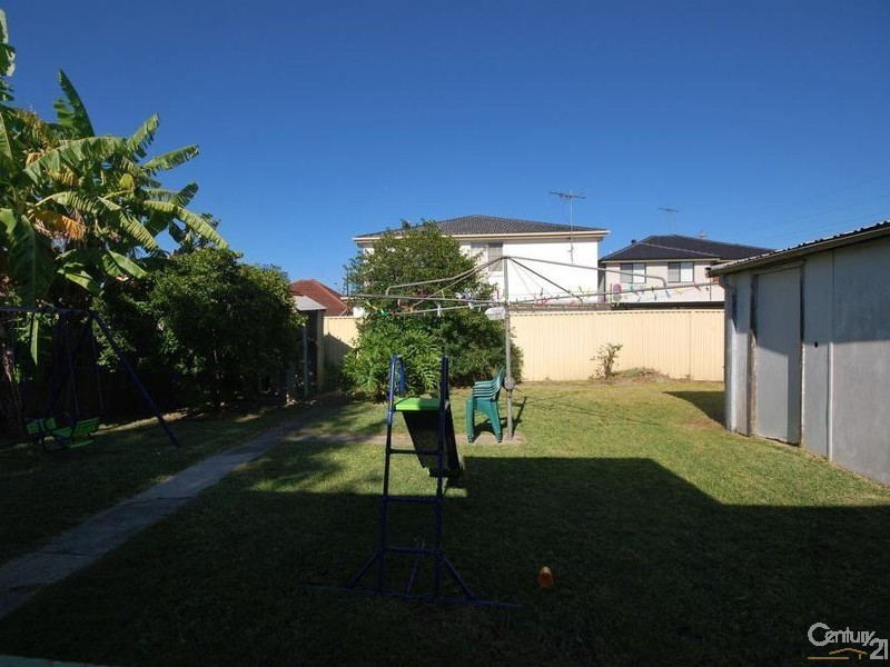 24 Buckingham Street, Canley Heights NSW 2166