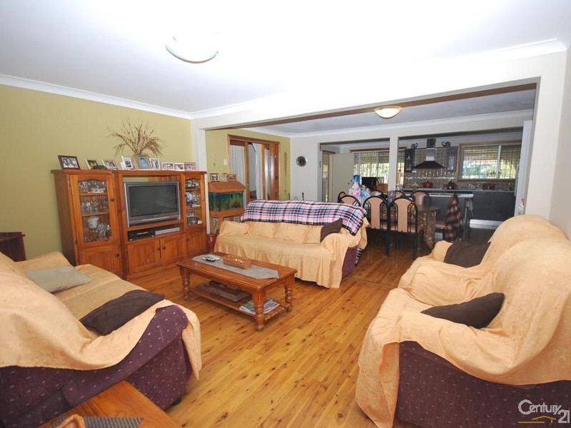 4 Casanda Avenue, Smithfield NSW 2164