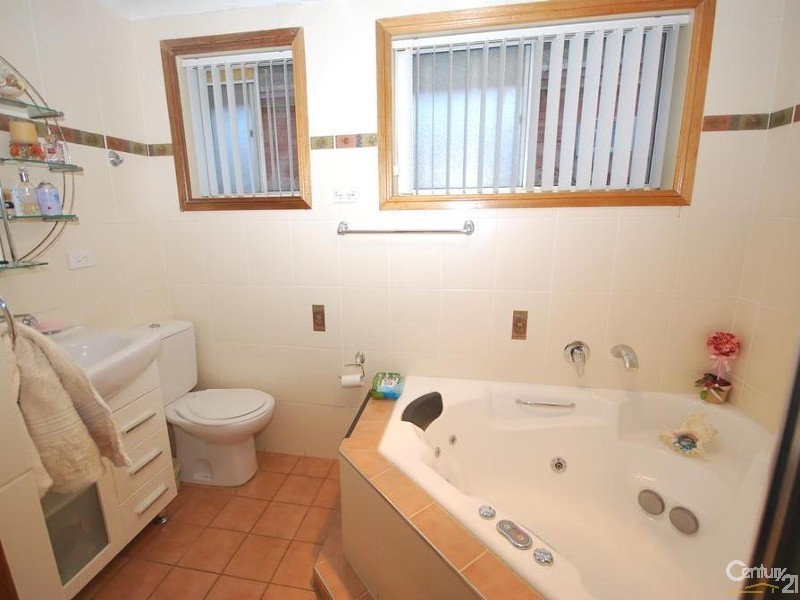 4 Casanda Avenue, Smithfield NSW 2164