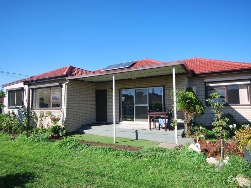 13 Crosby Crescent, Fairfield NSW 2165