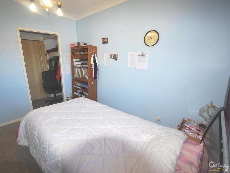 13 Crosby Crescent, Fairfield NSW 2165