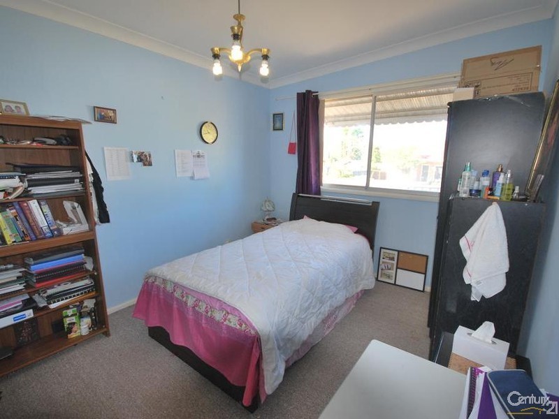 13 Crosby Crescent, Fairfield NSW 2165
