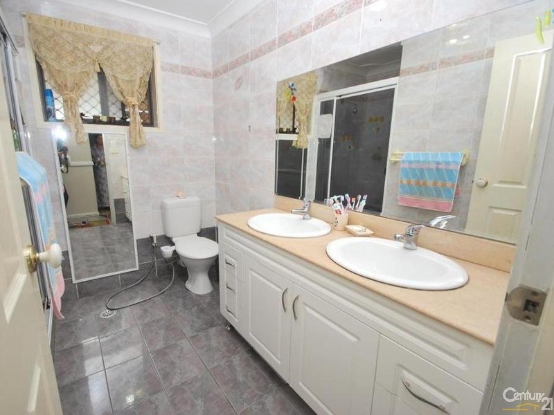 2 Cobar Close, Wakeley NSW 2176