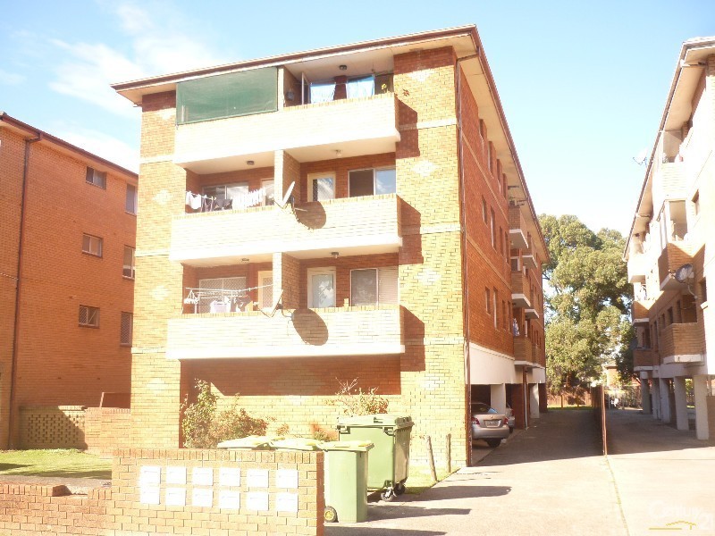 11/23 York Street, Fairfield NSW 2165