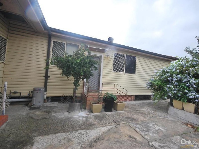 3A Karabar Street, Fairfield Heights NSW 2165