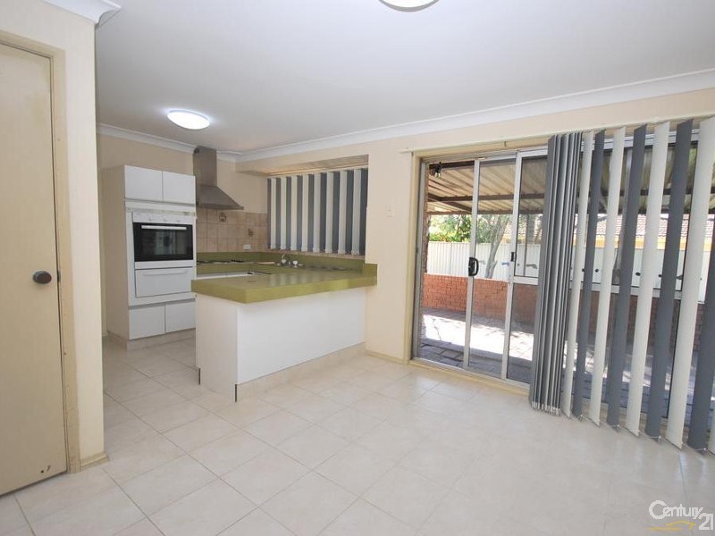 4 Bayswater Street, St Johns Park NSW 2176