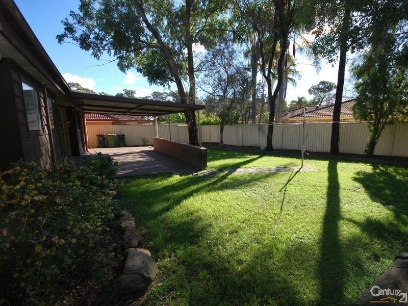 4 Bayswater Street, St Johns Park NSW 2176