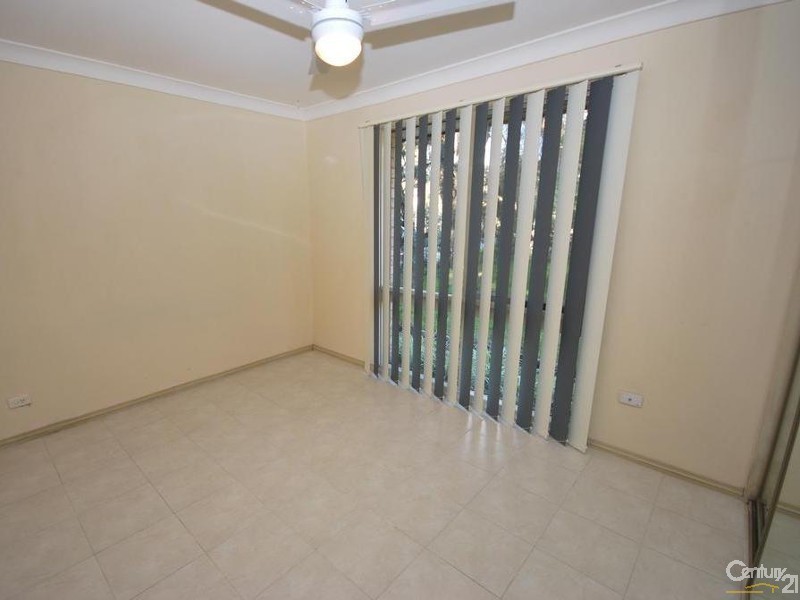 4 Bayswater Street, St Johns Park NSW 2176