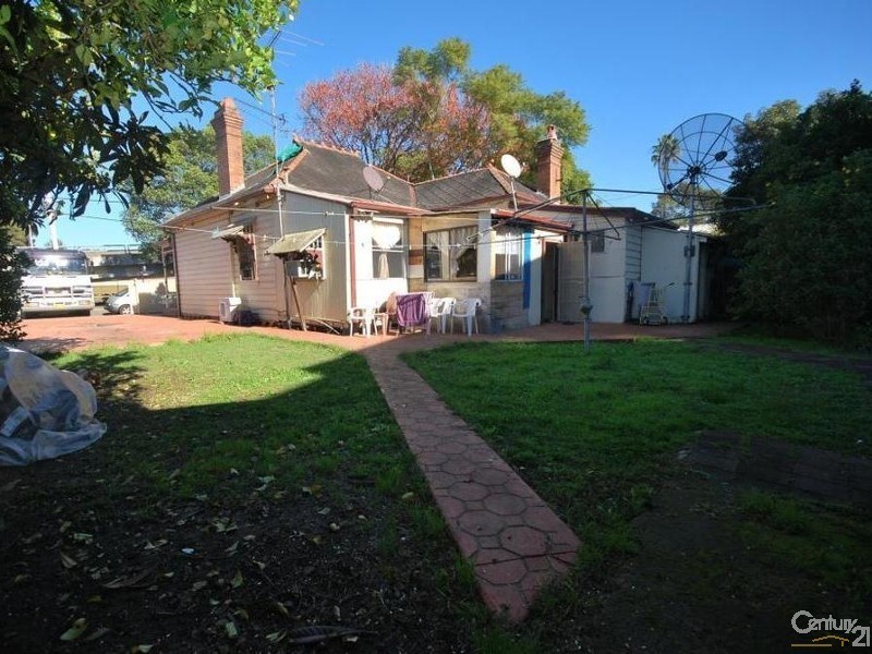 Fairfield NSW 2165