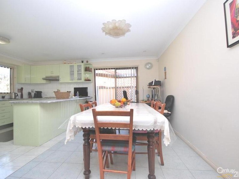 11 Barron Place, Bossley Park NSW 2176