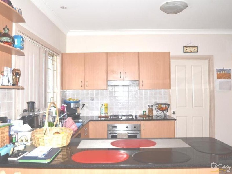 8A Stella St, Green Valley NSW 2168