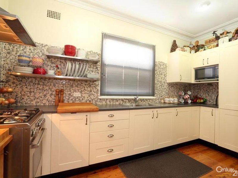 24 Craig Street, Smithfield NSW 2164