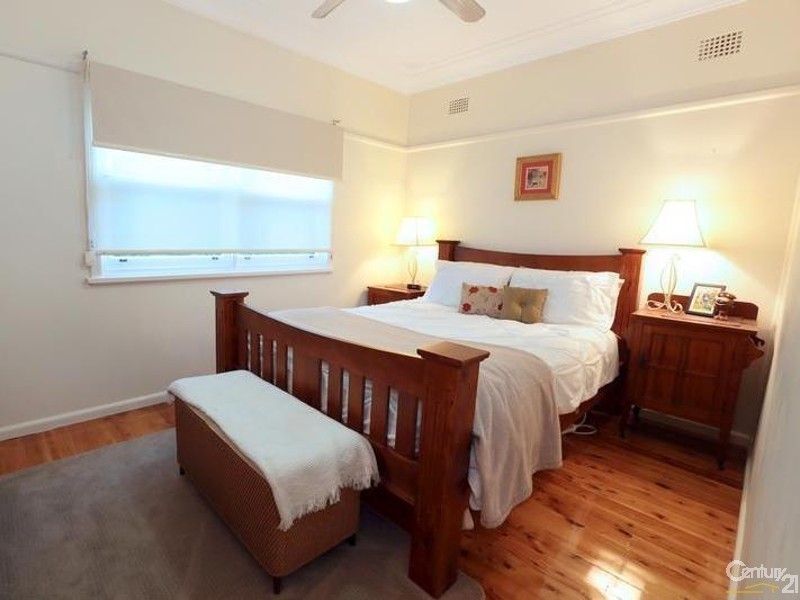 24 Craig Street, Smithfield NSW 2164