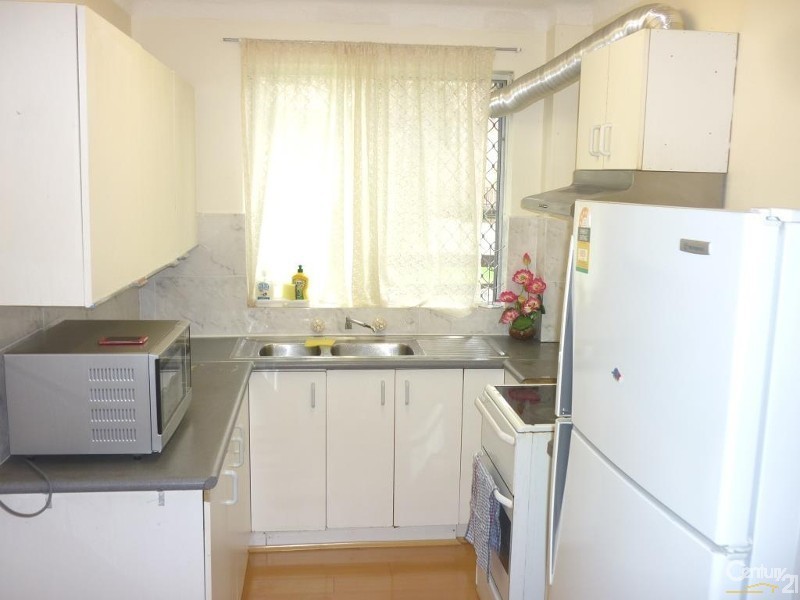 1/162  Sandal Crescent, Carramar NSW 2163