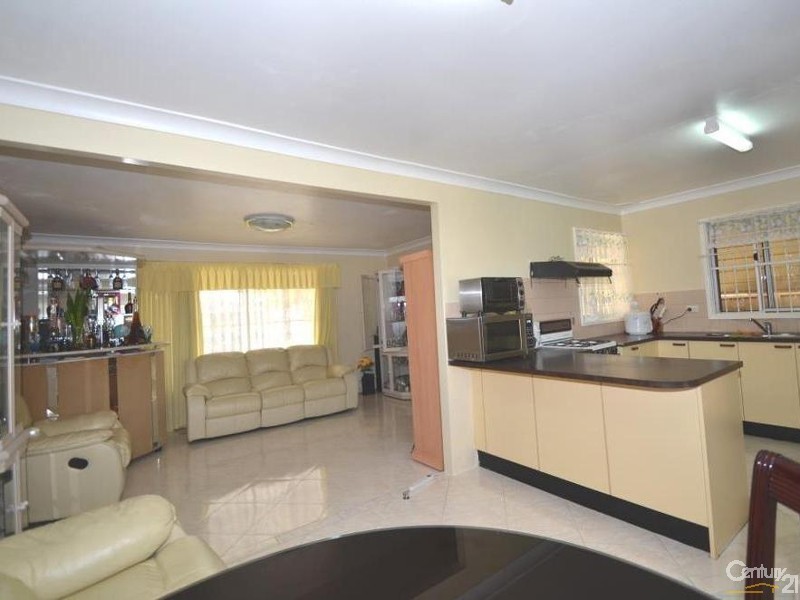 52 Chelsea Drive, Canley Heights NSW 2166