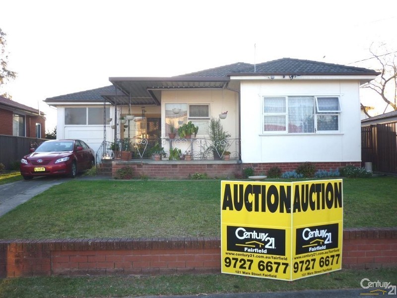 12 Kambala Crescent, Fairfield West NSW 2165