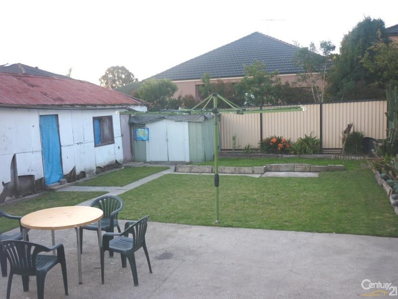 12 Linda Street, Fairfield Heights NSW 2165