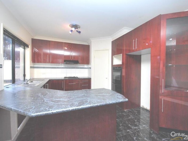 11 Hilton Crescent, Casula NSW 2170