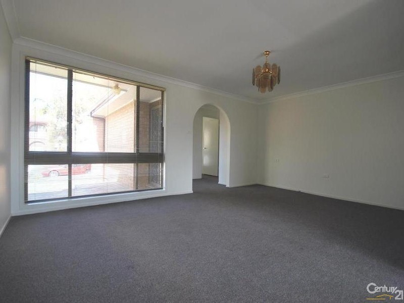 15 Broadmeadows Road, St Johns Park NSW 2176