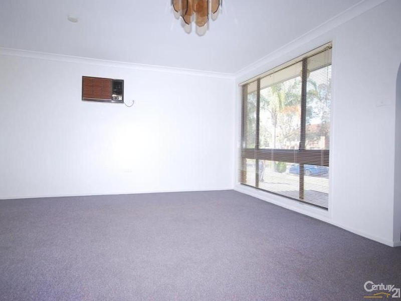 15 Broadmeadows Road, St Johns Park NSW 2176