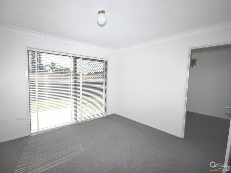 15 Broadmeadows Road, St Johns Park NSW 2176