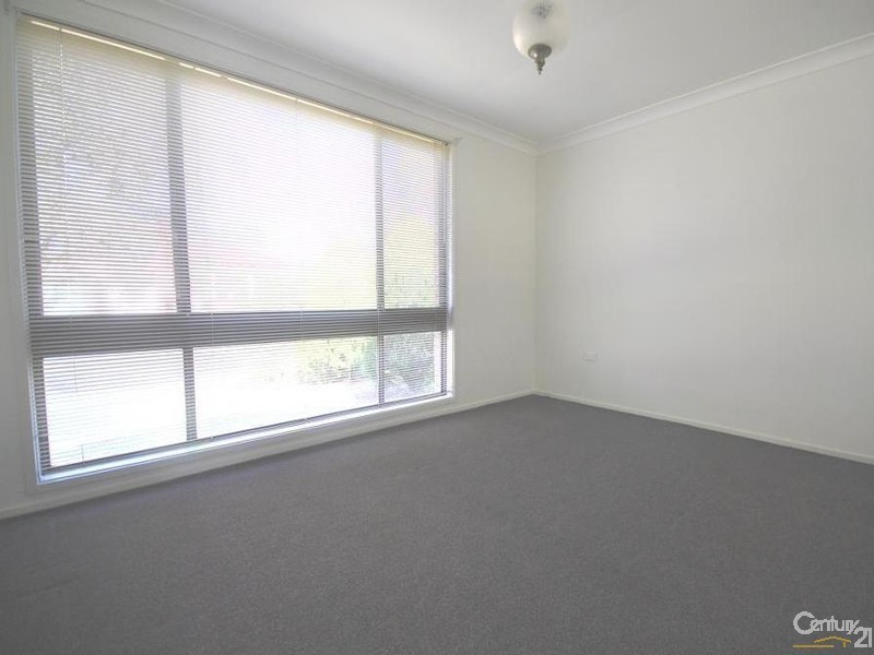 15 Broadmeadows Road, St Johns Park NSW 2176