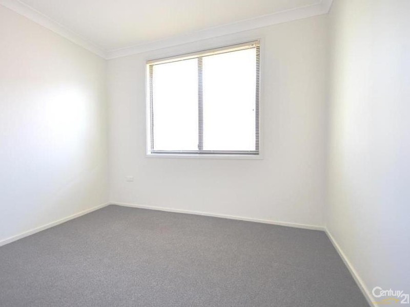 15 Broadmeadows Road, St Johns Park NSW 2176