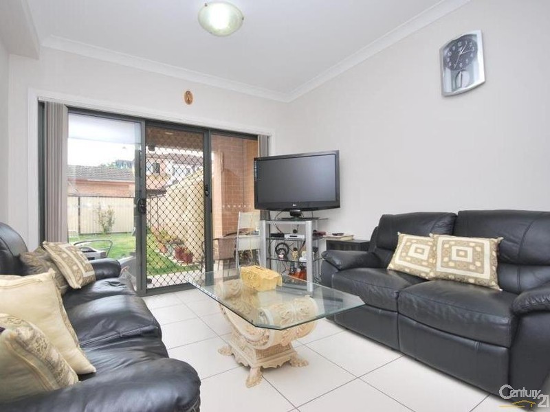 20B The Grove, Fairfield NSW 2165