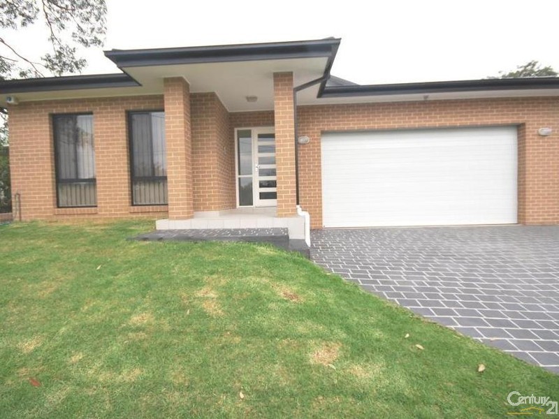 10 Dampier Close, Fairfield West NSW 2165