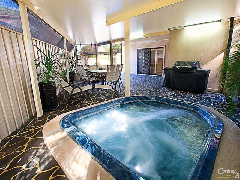 5 Goodacre Avenue, Fairfield West NSW 2165