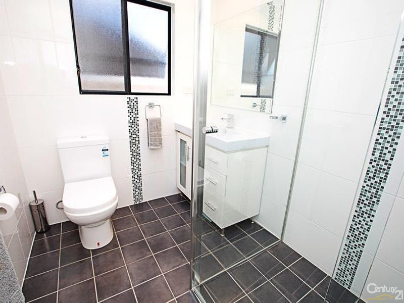 5 Goodacre Avenue, Fairfield West NSW 2165