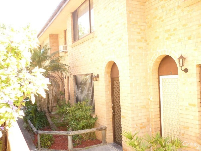 2/262 River Avenue, Carramar NSW 2163