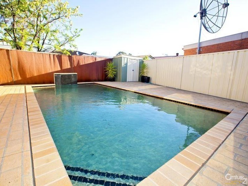 3 Caddo Close, Greenfield Park NSW 2176