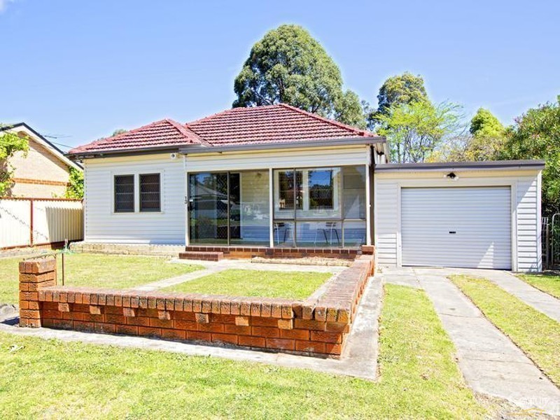 13  Quest Avenue, Carramar NSW 2163