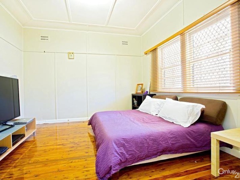 13  Quest Avenue, Carramar NSW 2163