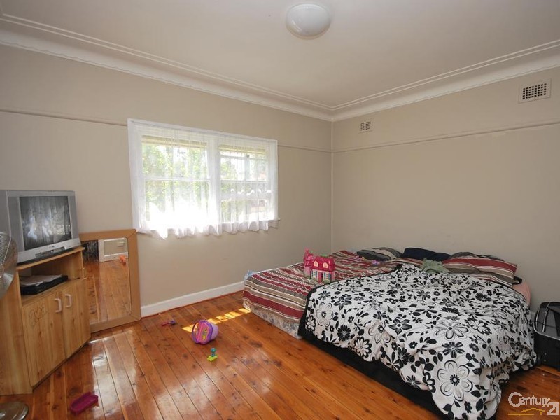 52 Alexander Street, Smithfield NSW 2164