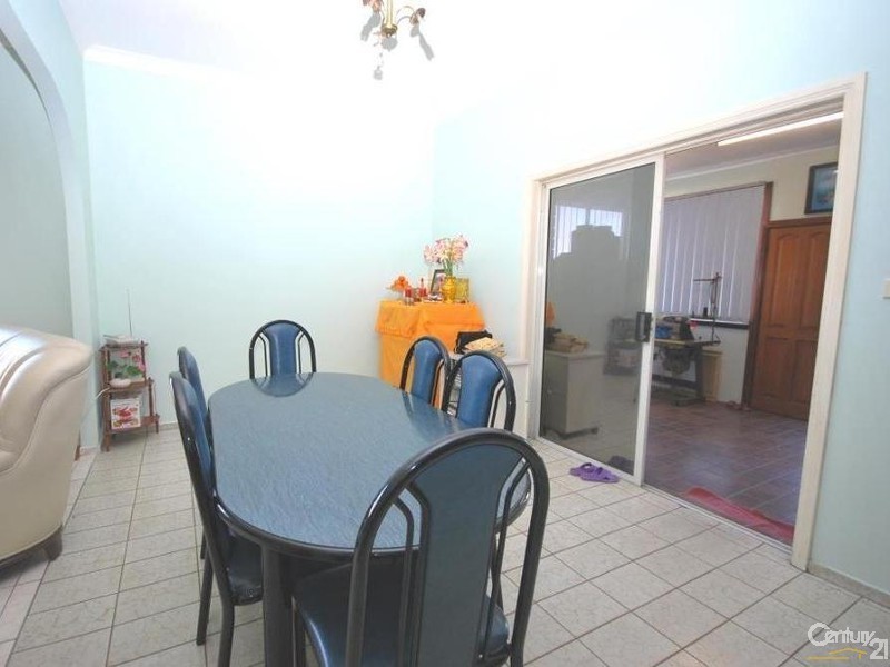 196 Fairfield Street, Fairfield East NSW 2165