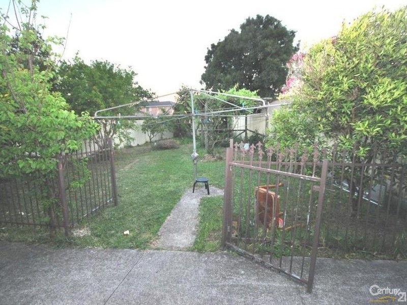 482 The Horsley Drive, Fairfield NSW 2165