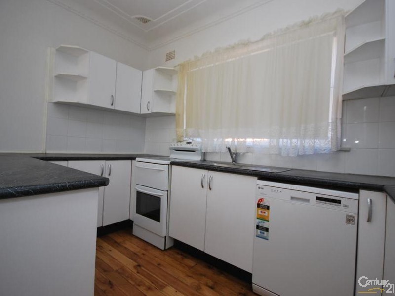 23 Rowley st, Smithfield NSW 2164