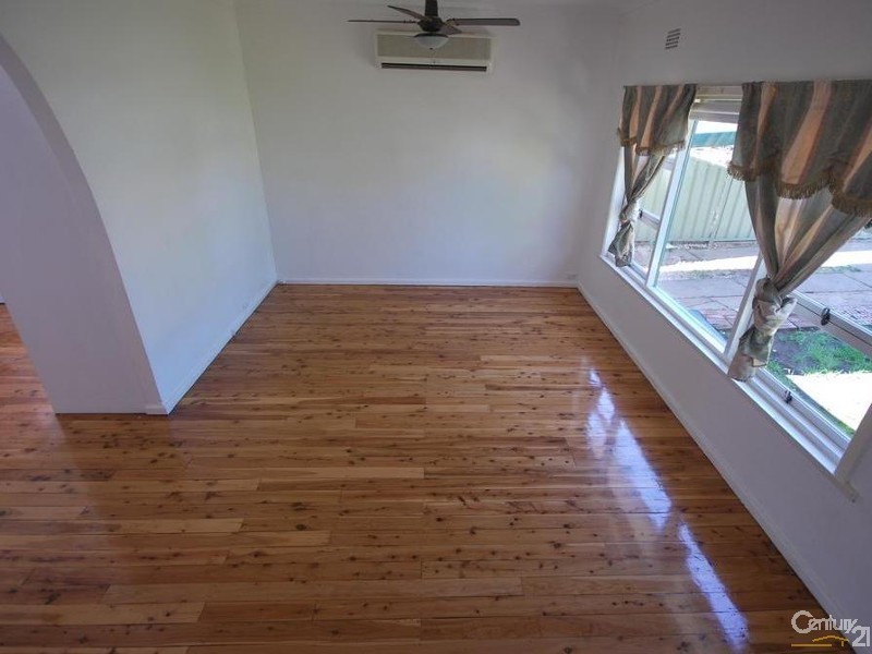 23 Rowley st, Smithfield NSW 2164