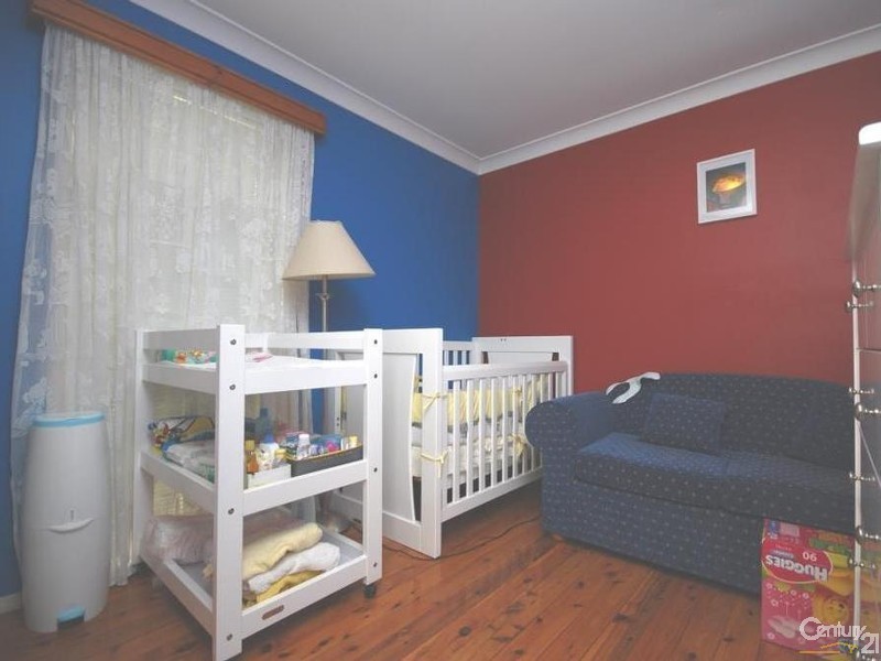 9 Hall Place, Fairfield West NSW 2165