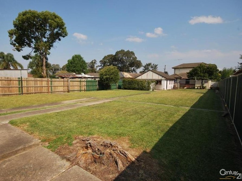 254 Smithfield Road, Fairfield West NSW 2165