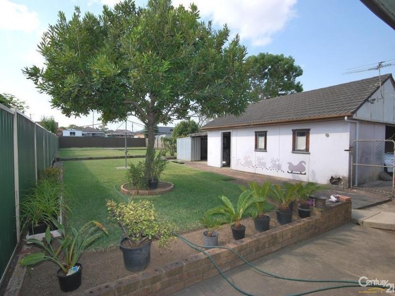 254 Smithfield Road, Fairfield West NSW 2165